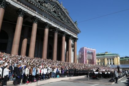 Уже завтра нестареющие мелодии классической музыки наполнят улицы Петербурга. Фестиваль пройдёт на 4-х площадках в самом центре города. Музыканты исполнят мировые шедевры самых разных стилей и эпох.