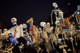 29 октября в центре Петербурга пройдет настоящий костюмированный парад в честь Хэллоуина. Принять участие в параде сможет любой желающий.