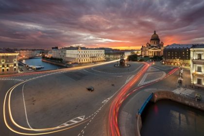 Рассказываем о восьми главных рекордах Петербурга: от самого широкого моста до самой узкой улицы, от самого высокого дома до самой глубокой станции. 