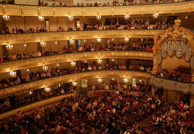 В Петербурге насчитывается более 100 театров. Роскошная опера, неповторимый балет и великолепные симфонические концерты самого известного театра Петербурга в ноябре 2017 в подборке от Питер Online: