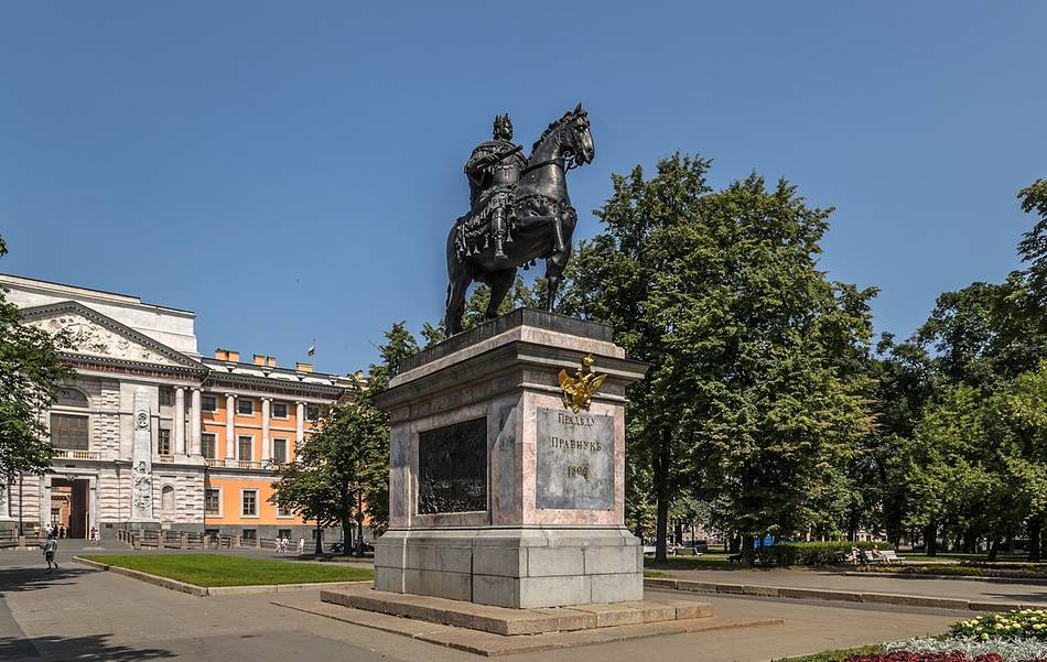 1200px peter the great monument spb c8a1b