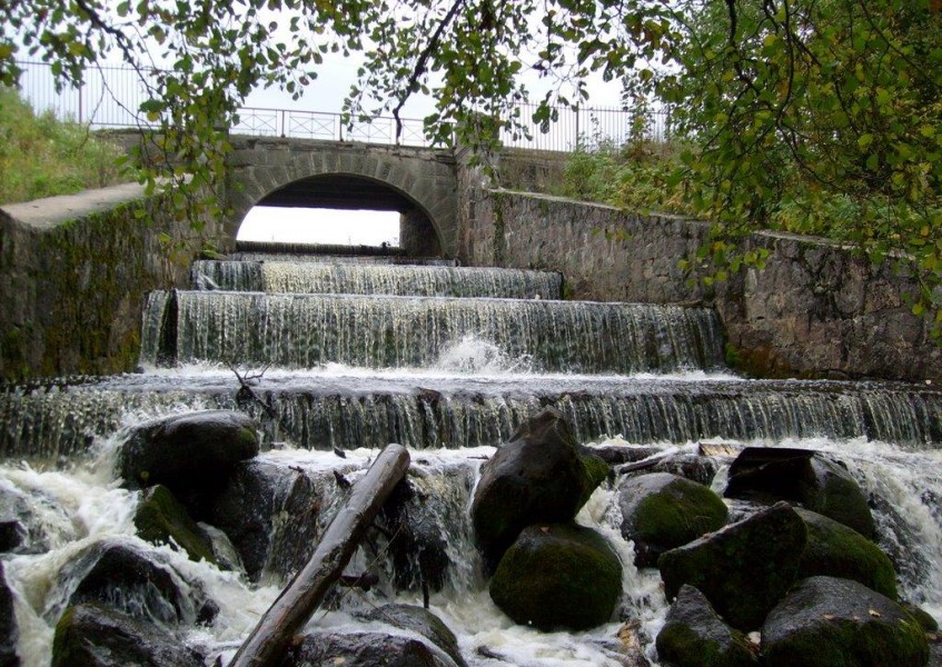 Водопад на реке Караста