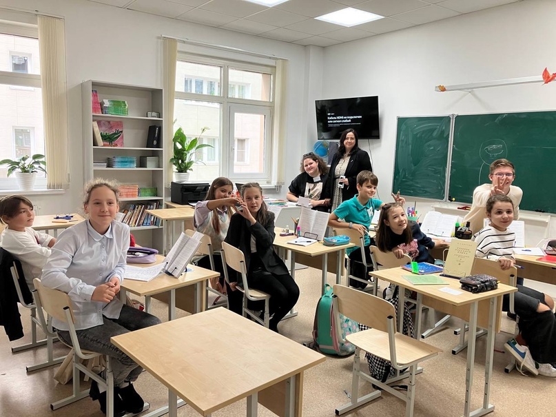 Учебный процесс в частной школе Тет-А-Тет в Московском районе
