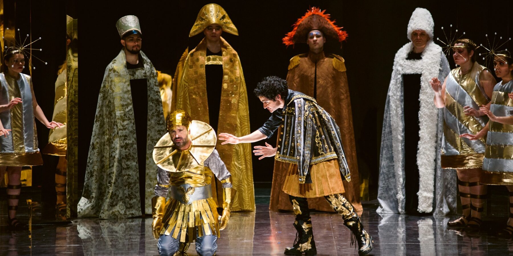 10 декабря оперу «Фаэтон» покажут на большом экране. Постановка Пермского театра оперы и балета и Королевской оперы Версаля. В сотрудничестве с ансамблем Le Poème Harmonique. Опера написана в 1683 году, в данной сценической версии представлена в Перми в 2018 году.