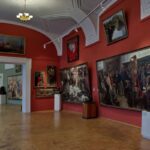 Туристы и местные жители часто ограничиваются самыми популярными петербургскими художественными музеями — Эрмитажем и Русским. Но в городе есть десятки других интересных галерей. Питер Online делится местами, где собраны впечатляющие коллекции и проходят крутые выставки современного искусства.